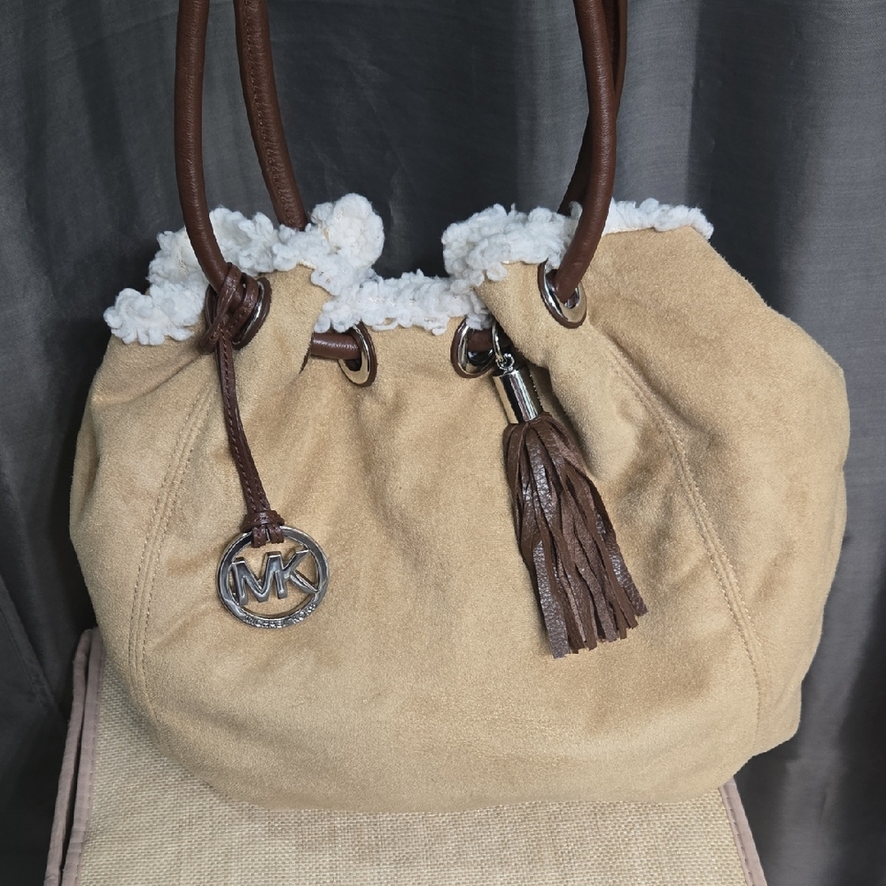 Michael Kors Beige Sherpa Lined Shoulder Bag EUC